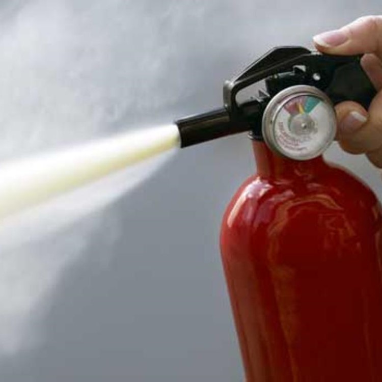 Using Fire Extinguishers Image